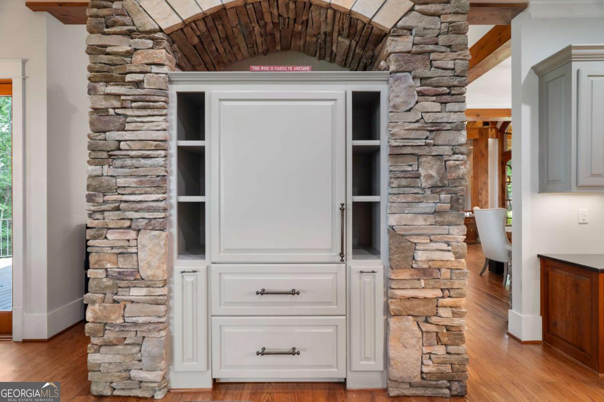 Big Canoe, Georgia, 30143, United States, 5 Bedrooms Bedrooms, ,5 BathroomsBathrooms,Residential,Active,1997601