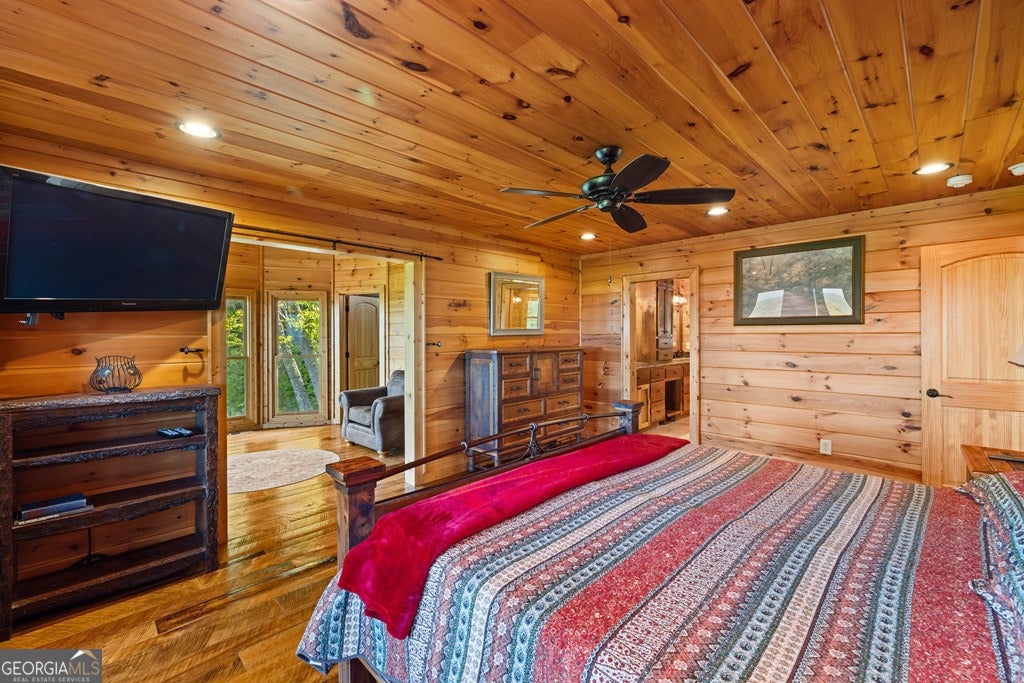 Mineral Bluff, Georgia, 30559, United States, 4 Bedrooms Bedrooms, ,5 BathroomsBathrooms,Residential,Active,2044577