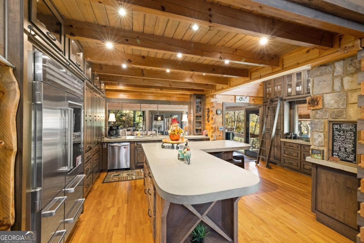 Blue Ridge, Georgia, 30513, United States, 4 Bedrooms Bedrooms, ,4 BathroomsBathrooms,Residential,Active,1990584