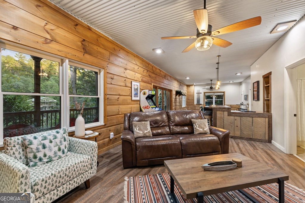 Blue Ridge, Georgia, 30513, United States, 4 Bedrooms Bedrooms, ,3 BathroomsBathrooms,Residential,Active,1945256