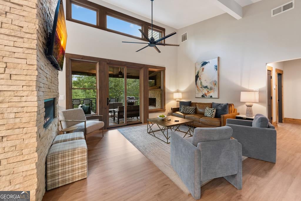 Ellijay, Georgia, 30540, United States, 5 Bedrooms Bedrooms, ,6 BathroomsBathrooms,Residential,Active,1919053