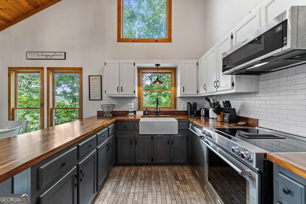 Morganton, Georgia, 30560, United States, 4 Bedrooms Bedrooms, ,3 BathroomsBathrooms,Residential,Pending,1859386