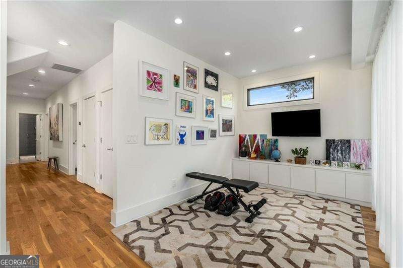 Atlanta, Georgia, 30306, United States, 4 Bedrooms Bedrooms, ,4 BathroomsBathrooms,Residential,Active,1828965