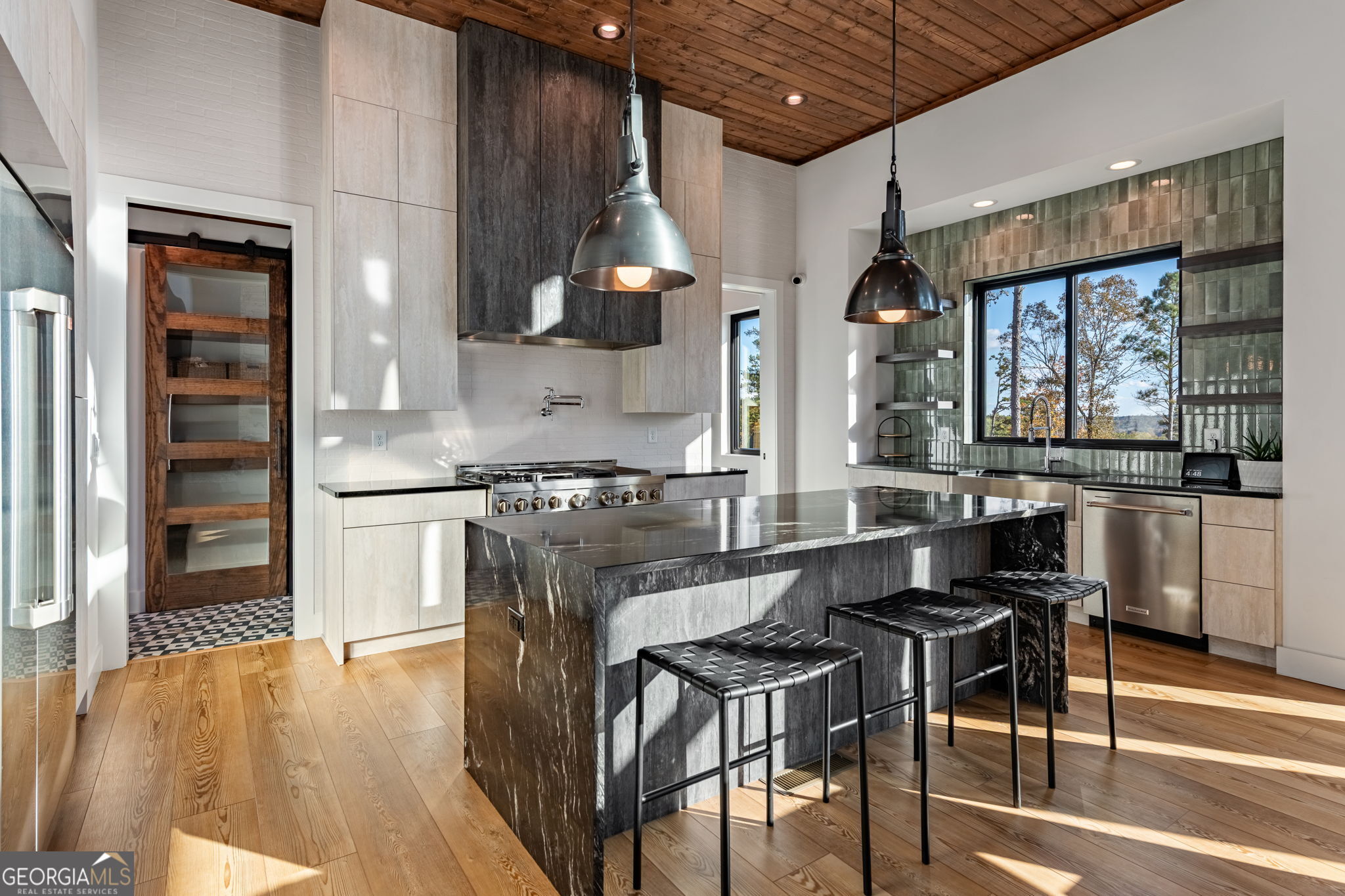 Ellijay, Georgia, 30540, United States, 4 Bedrooms Bedrooms, ,3 BathroomsBathrooms,Residential,Active,1986866