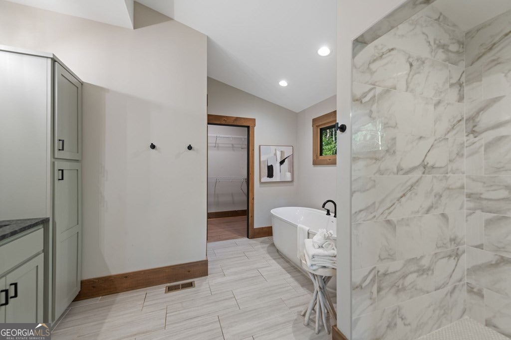 Ellijay, Georgia, 30540, United States, 5 Bedrooms Bedrooms, ,6 BathroomsBathrooms,Residential,Active,1919053