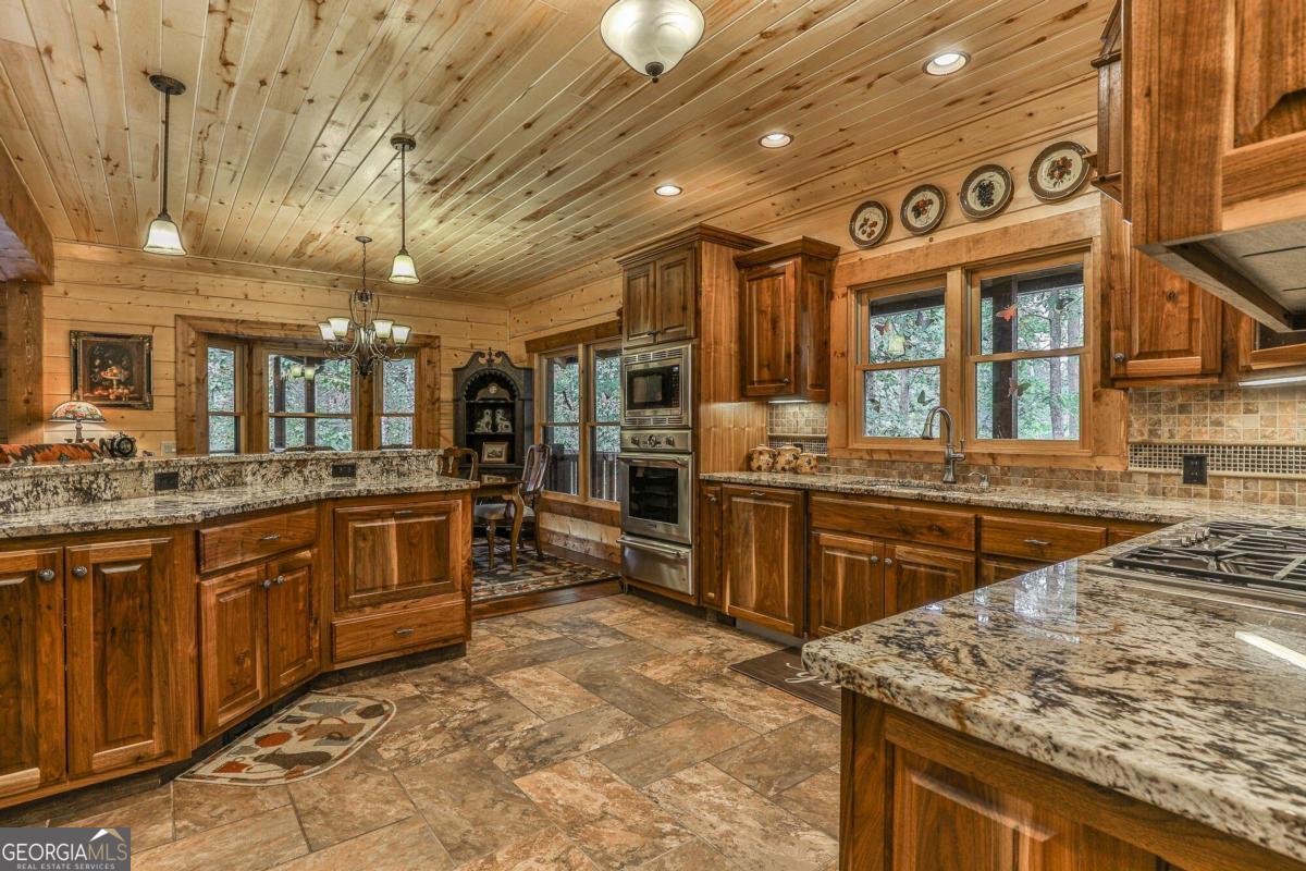 Talking Rock, Georgia, 30175, United States, 5 Bedrooms Bedrooms, ,5 BathroomsBathrooms,Residential,Active,1914617