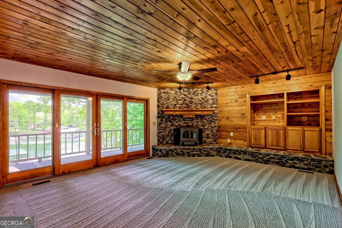 Hiawassee, Georgia, 30546, United States, ,3 BathroomsBathrooms,Residential,Active,1790197