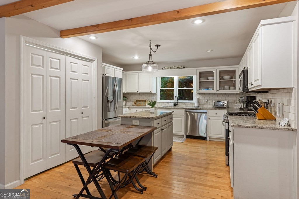 Blue Ridge, Georgia, 30513, United States, 4 Bedrooms Bedrooms, ,3 BathroomsBathrooms,Residential,Active,1945256