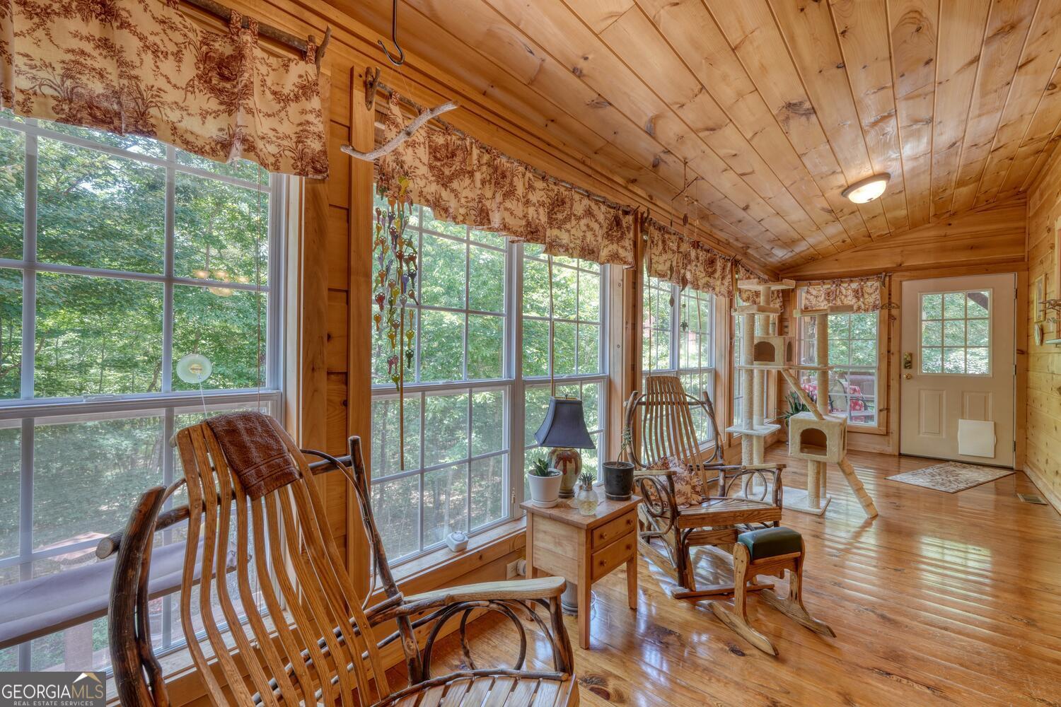 Blairsville, Georgia, 30512, United States, 4 Bedrooms Bedrooms, ,5 BathroomsBathrooms,Residential,Active,1898219