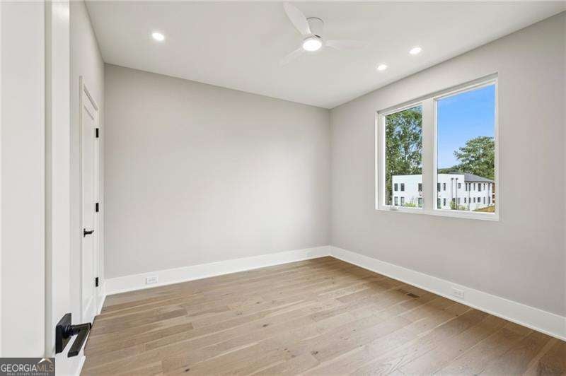 Atlanta, Georgia, 30308, United States, 4 Bedrooms Bedrooms, ,5 BathroomsBathrooms,Residential,Active,1985587