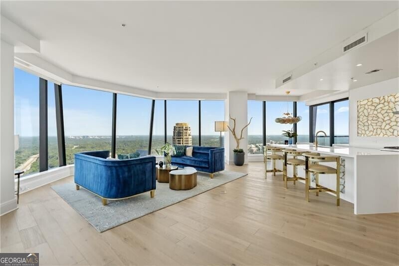 Atlanta, Georgia, 30326, United States, 2 Bedrooms Bedrooms, ,3 BathroomsBathrooms,Residential,Active,2014955