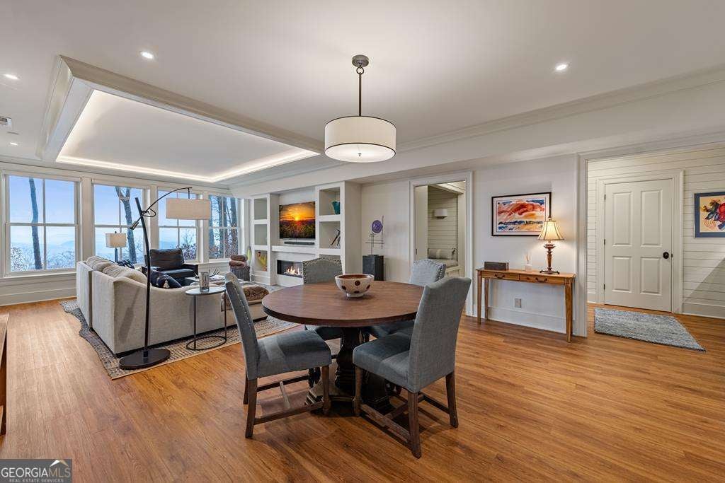 Murphy, North Carolina, 28906, United States, 5 Bedrooms Bedrooms, ,6 BathroomsBathrooms,Residential,Active,2001080