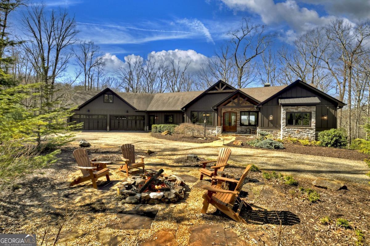 Ellijay, Georgia, 30536, United States, 5 Bedrooms Bedrooms, ,6 BathroomsBathrooms,Residential,Active,1953697