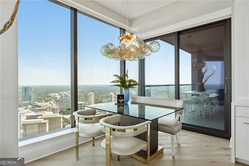 Atlanta, Georgia, 30326, United States, 2 Bedrooms Bedrooms, ,3 BathroomsBathrooms,Residential,Active,1945475