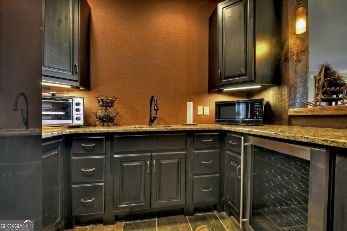 Ellijay, Georgia, 30536, United States, 5 Bedrooms Bedrooms, ,6 BathroomsBathrooms,Residential,Active,1953697