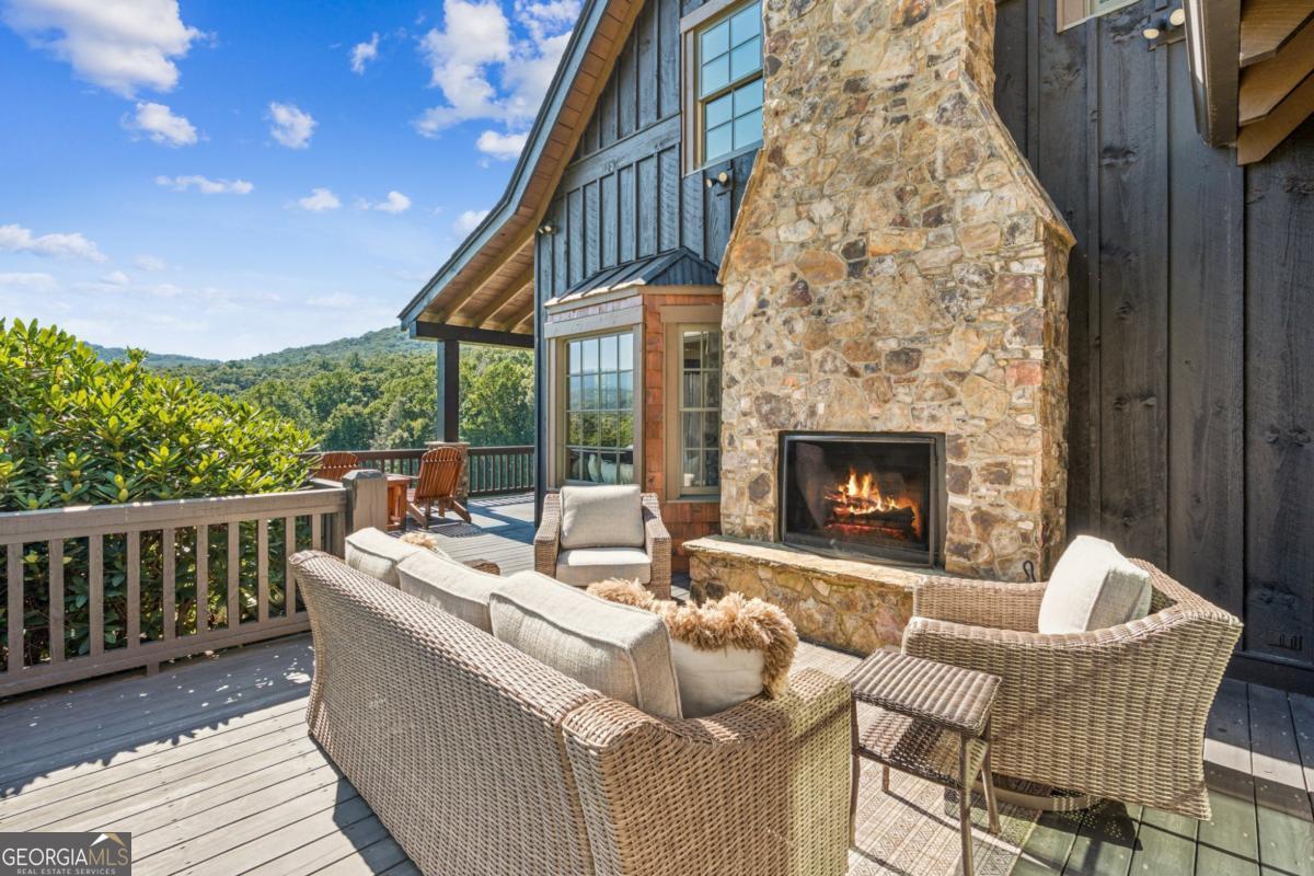 Ellijay, Georgia, 30536, United States, 3 Bedrooms Bedrooms, ,4 BathroomsBathrooms,Residential,Active,1929422