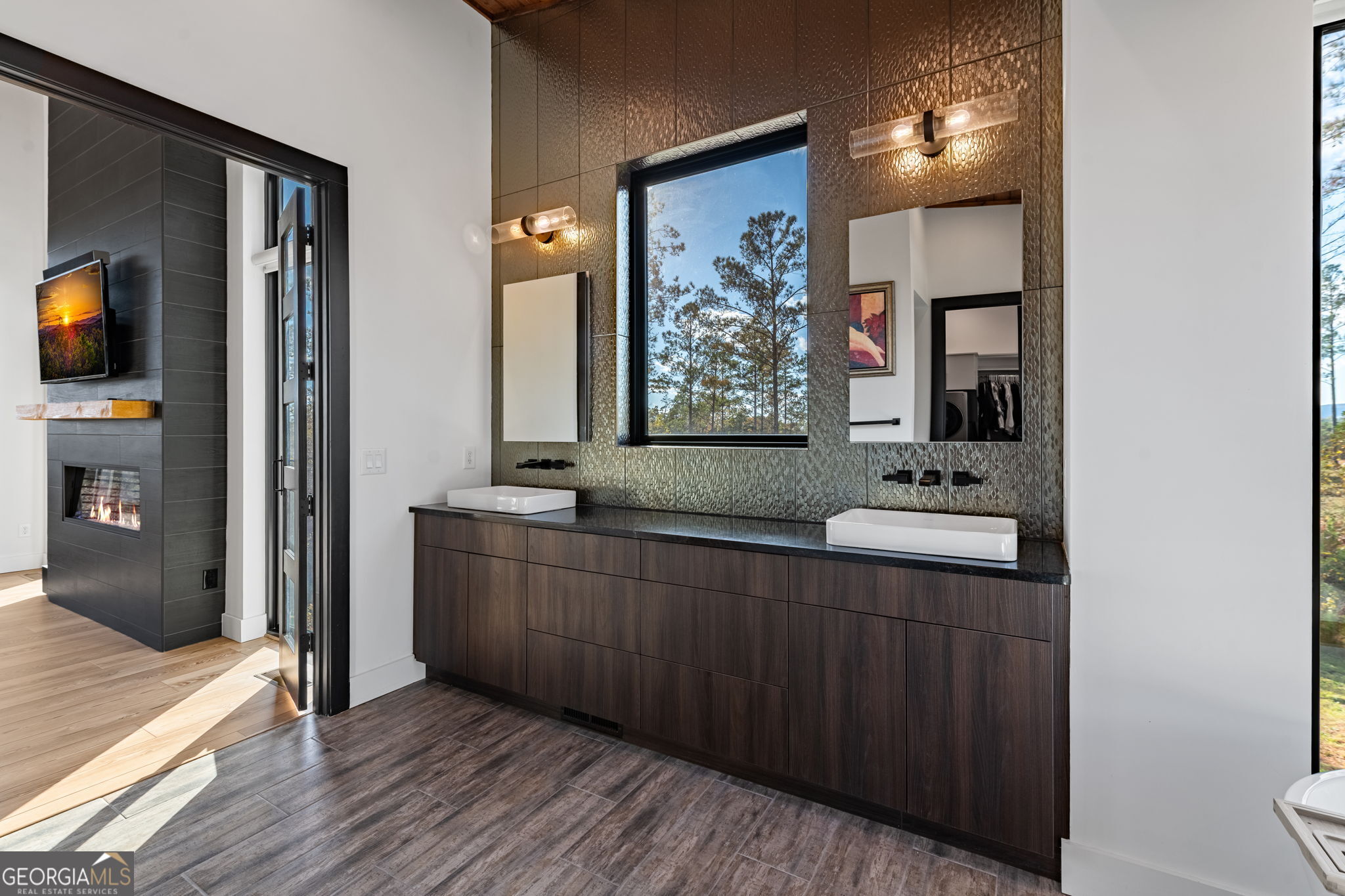 Ellijay, Georgia, 30540, United States, 4 Bedrooms Bedrooms, ,3 BathroomsBathrooms,Residential,Active,1986866