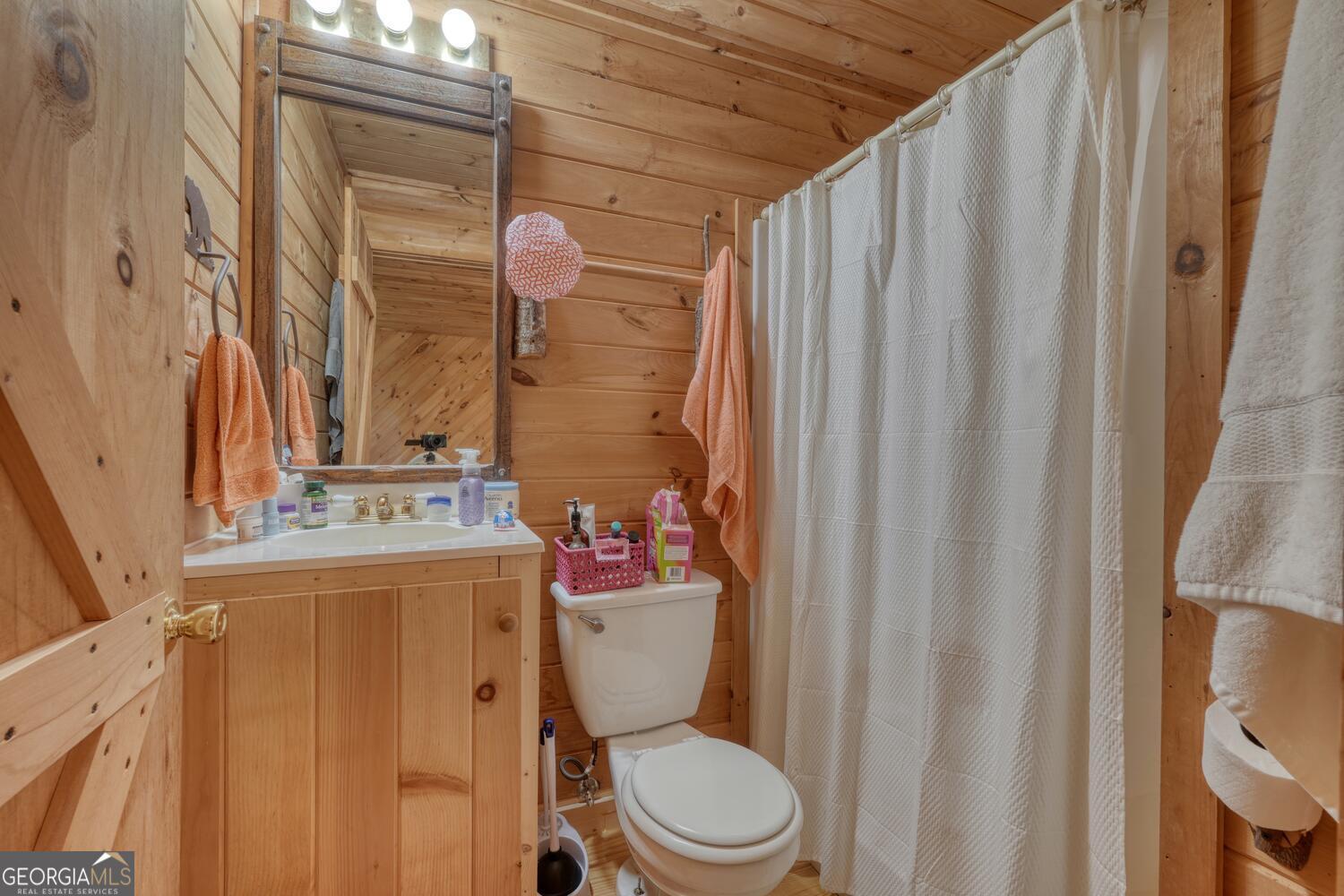 Blairsville, Georgia, 30512, United States, 4 Bedrooms Bedrooms, ,5 BathroomsBathrooms,Residential,Active,1898219