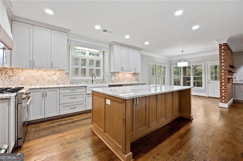 Johns Creek, Georgia, 30097, United States, 6 Bedrooms Bedrooms, ,6 BathroomsBathrooms,Residential,Active,1985586