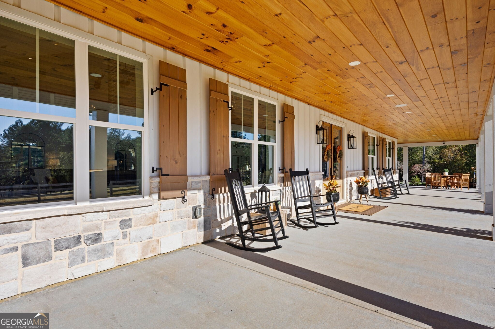 Rydal, Georgia, 30171, United States, 5 Bedrooms Bedrooms, ,5 BathroomsBathrooms,Residential,Active,1987251