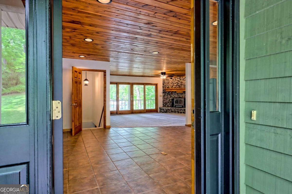 Hiawassee, Georgia, 30546, United States, ,3 BathroomsBathrooms,Residential,Active,1790197