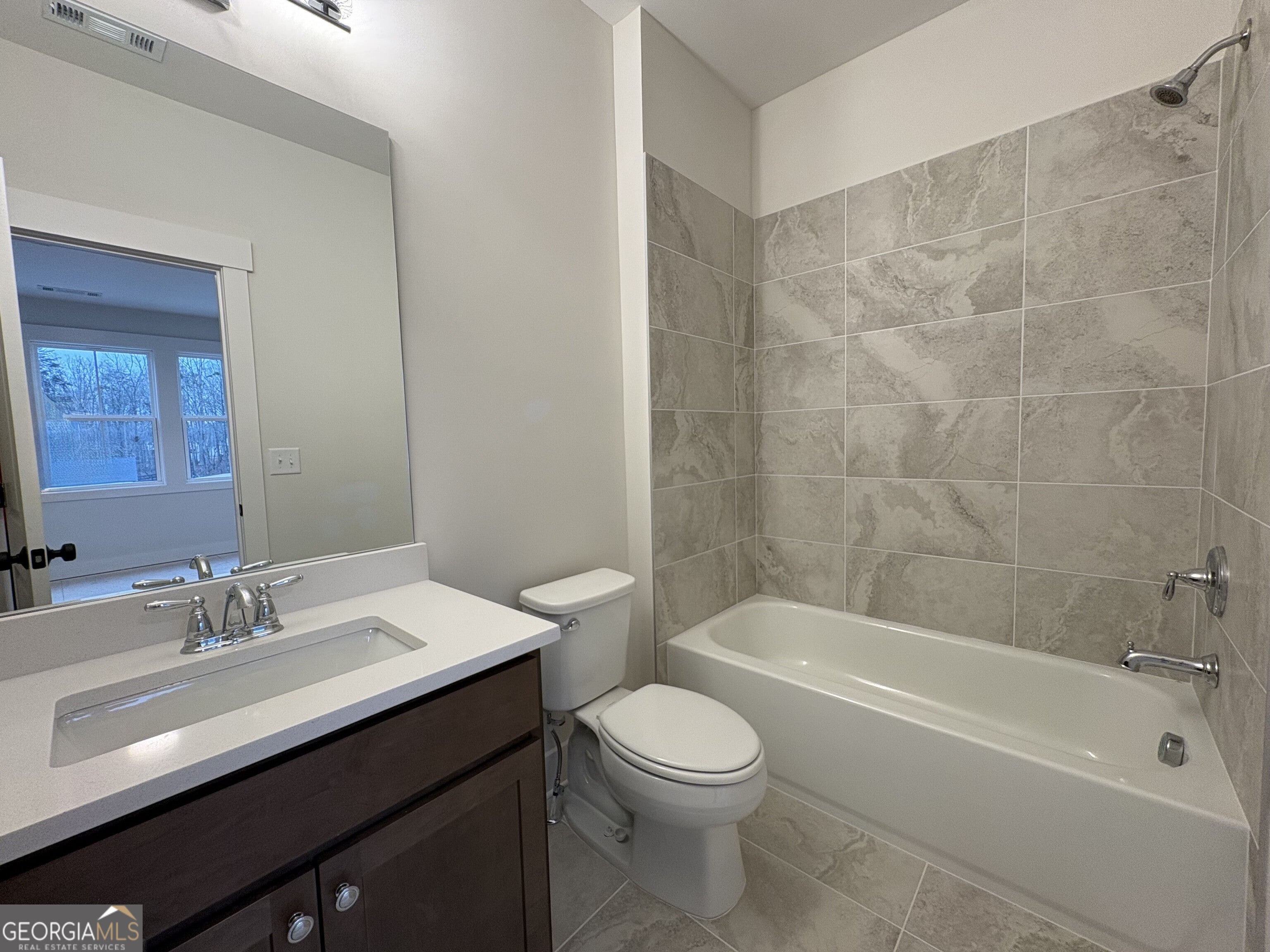 Cumming, Georgia, 30041, United States, 4 Bedrooms Bedrooms, ,5 BathroomsBathrooms,Residential,Active,2008005