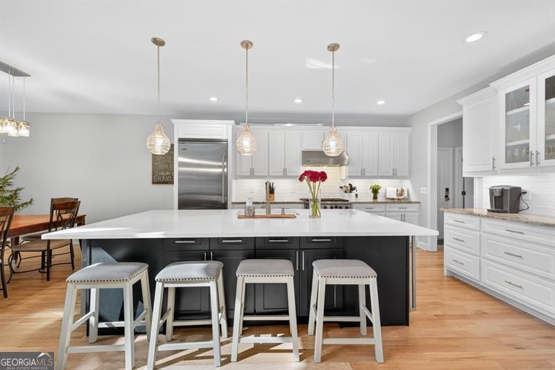 Flowery Branch, Georgia, 30542, United States, 6 Bedrooms Bedrooms, ,6 BathroomsBathrooms,Residential,Active,1898019