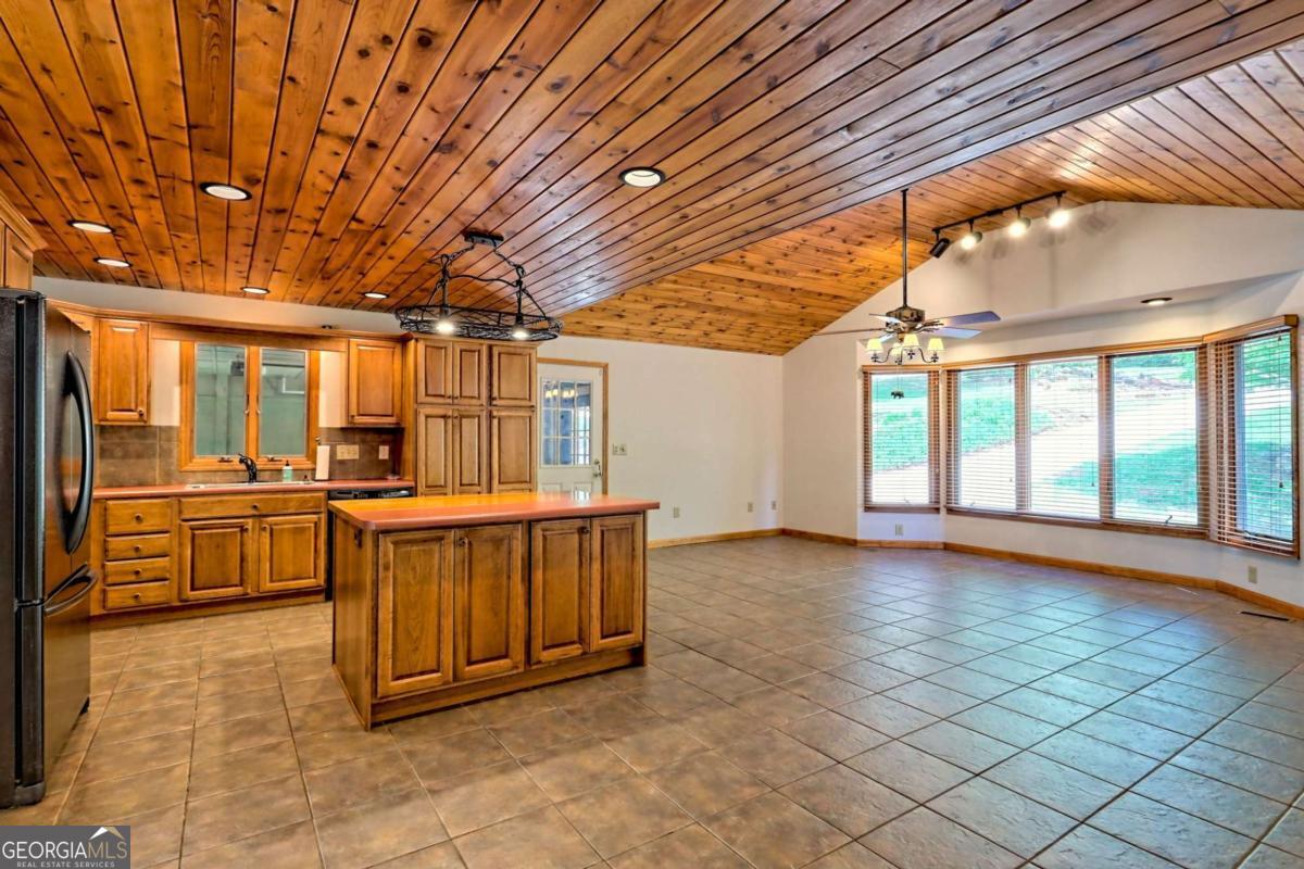 Hiawassee, Georgia, 30546, United States, ,3 BathroomsBathrooms,Residential,Active,1790197