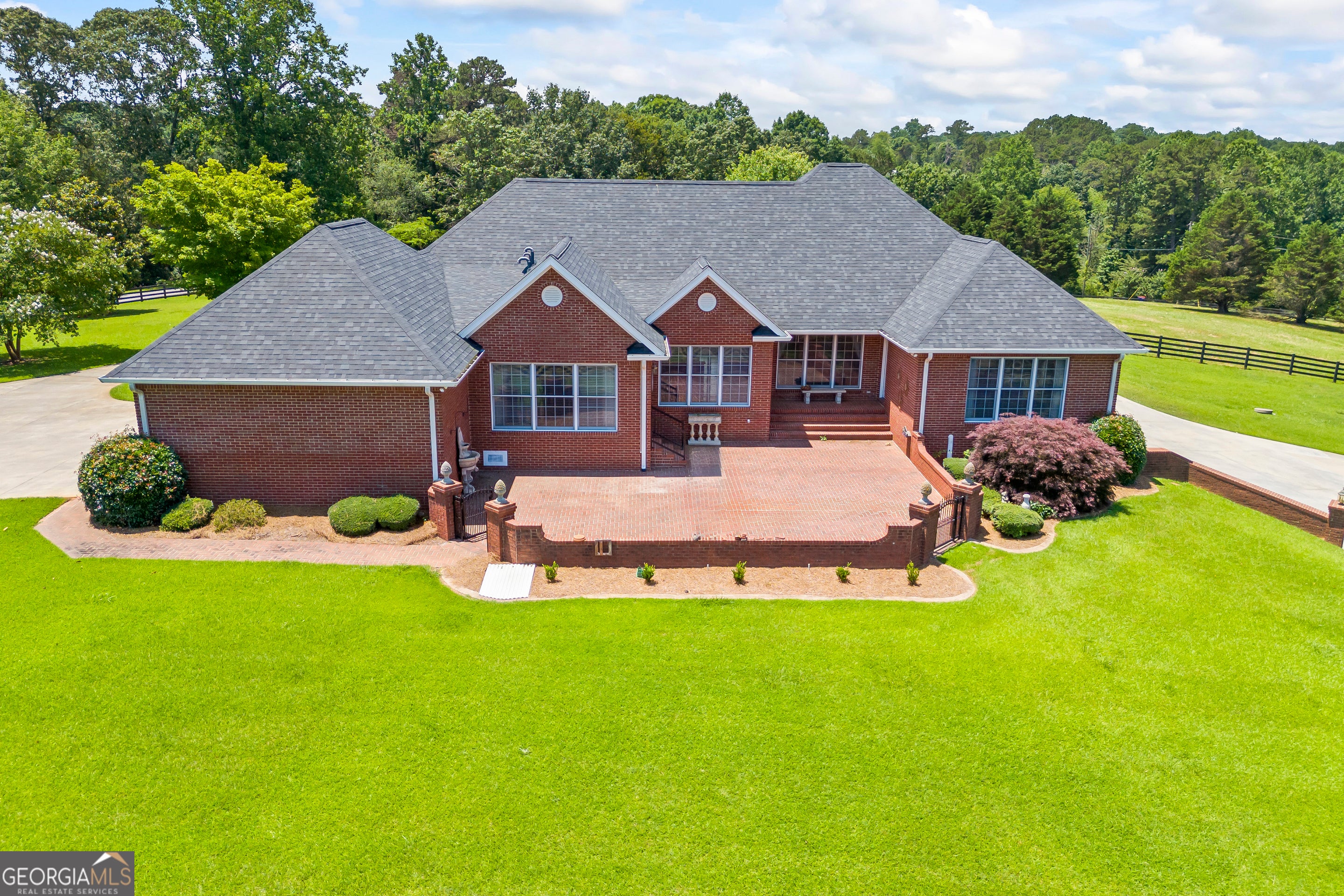 Lavonia, Georgia, 30553, United States, 5 Bedrooms Bedrooms, ,5 BathroomsBathrooms,Residential,Active,1862896