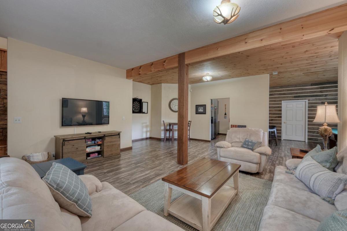 Blairsville, Georgia, 30512, United States, 4 Bedrooms Bedrooms, ,4 BathroomsBathrooms,Residential,Active,1926683