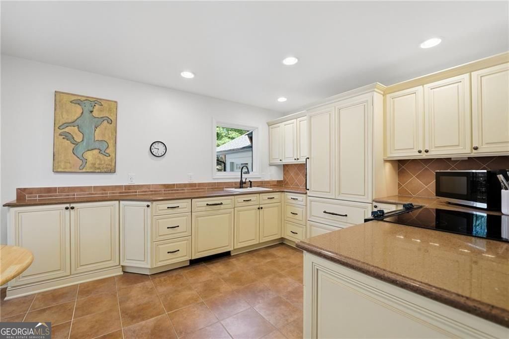Waleska, Georgia, 30183, United States, 4 Bedrooms Bedrooms, ,3 BathroomsBathrooms,Residential,Active,2044138