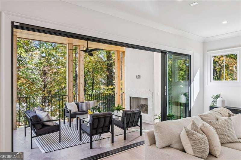 Atlanta, Georgia, 30306, United States, 6 Bedrooms Bedrooms, ,7 BathroomsBathrooms,Residential,Active,1994977