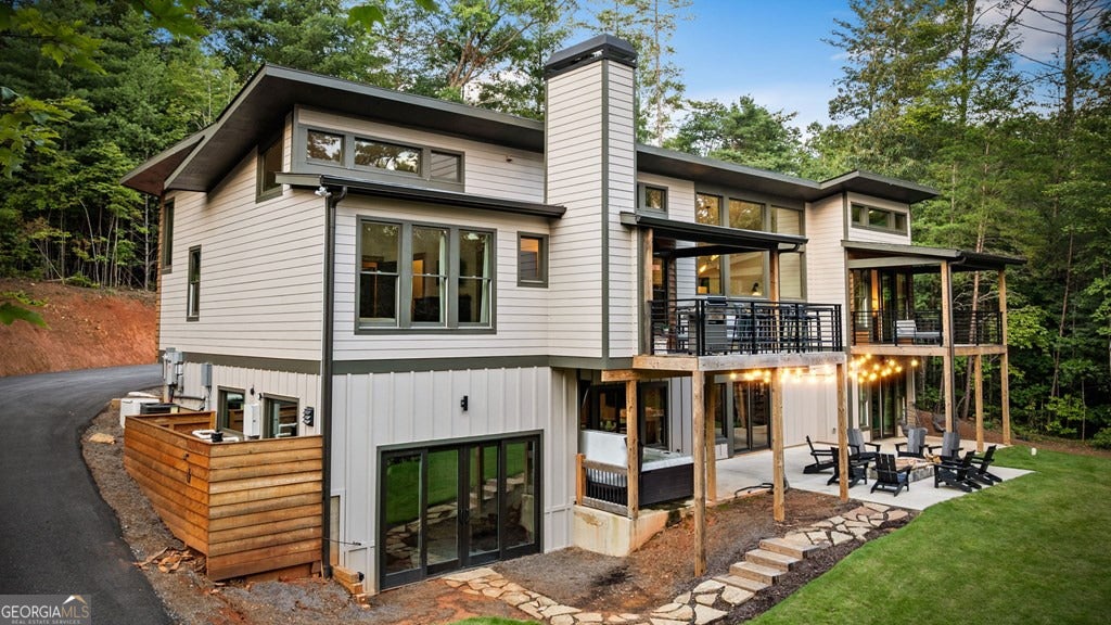 Ellijay, Georgia, 30540, United States, 5 Bedrooms Bedrooms, ,6 BathroomsBathrooms,Residential,Active,1919053