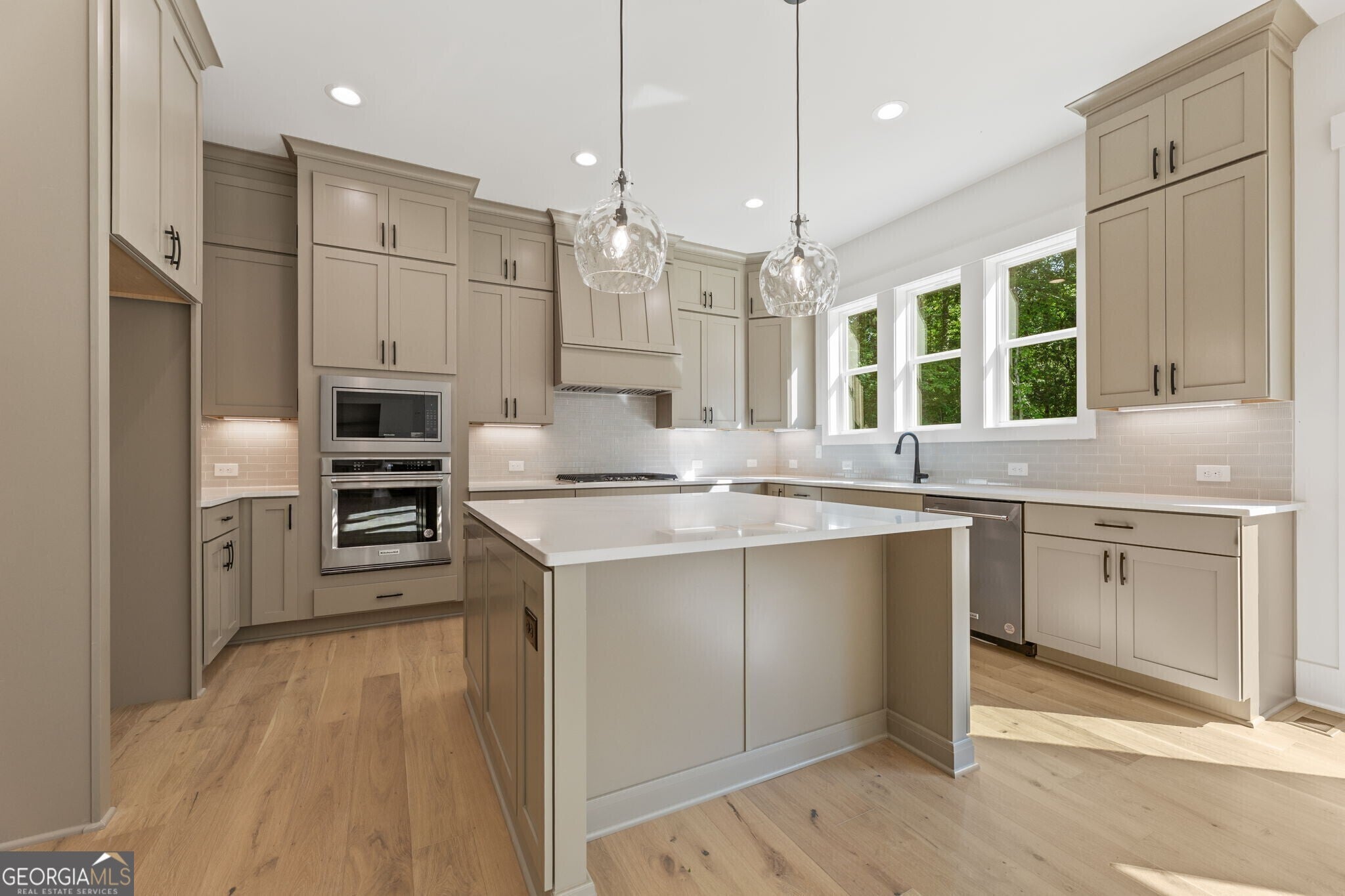 Gainesville, Georgia, 30506, United States, 4 Bedrooms Bedrooms, ,4 BathroomsBathrooms,Residential,Active,2007310