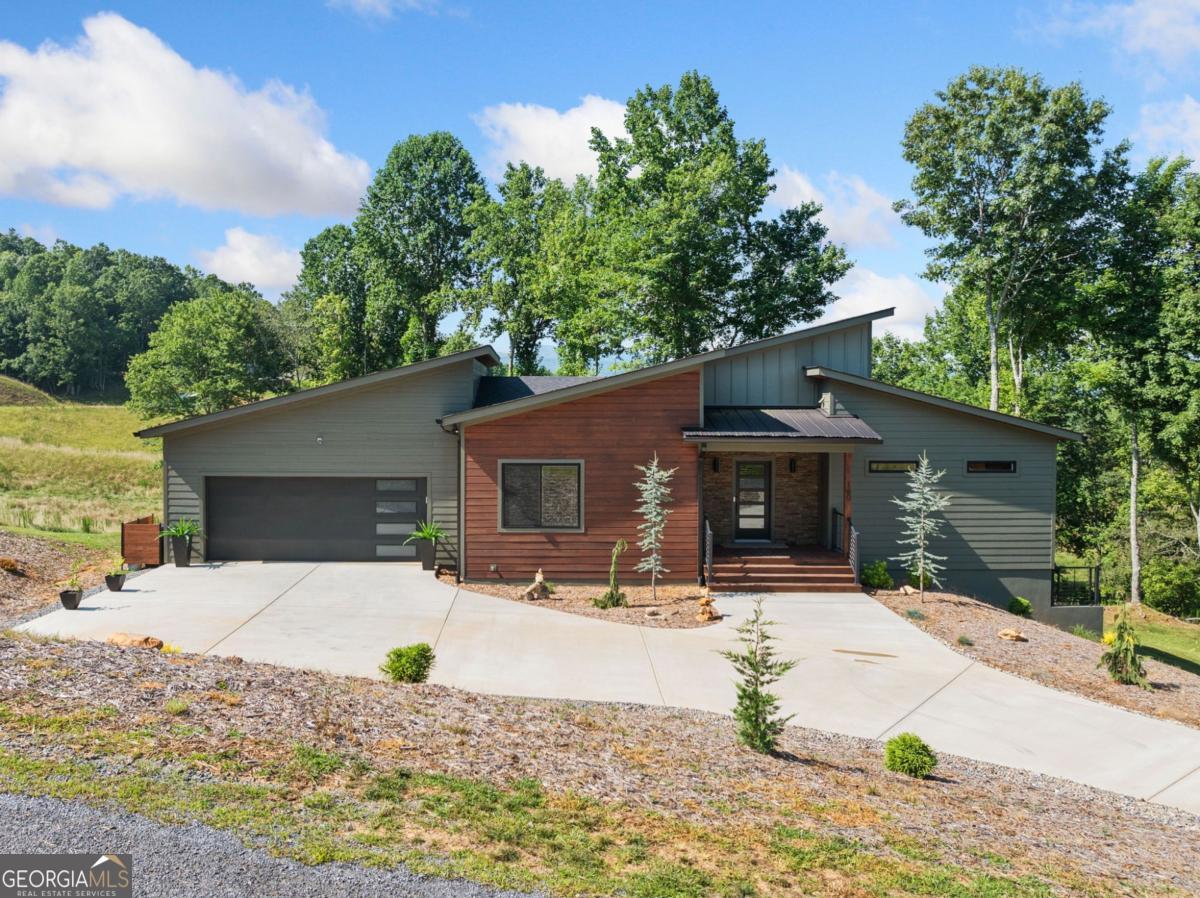 Morganton, Georgia, 30560, United States, 4 Bedrooms Bedrooms, ,4 BathroomsBathrooms,Residential,Active,1929674