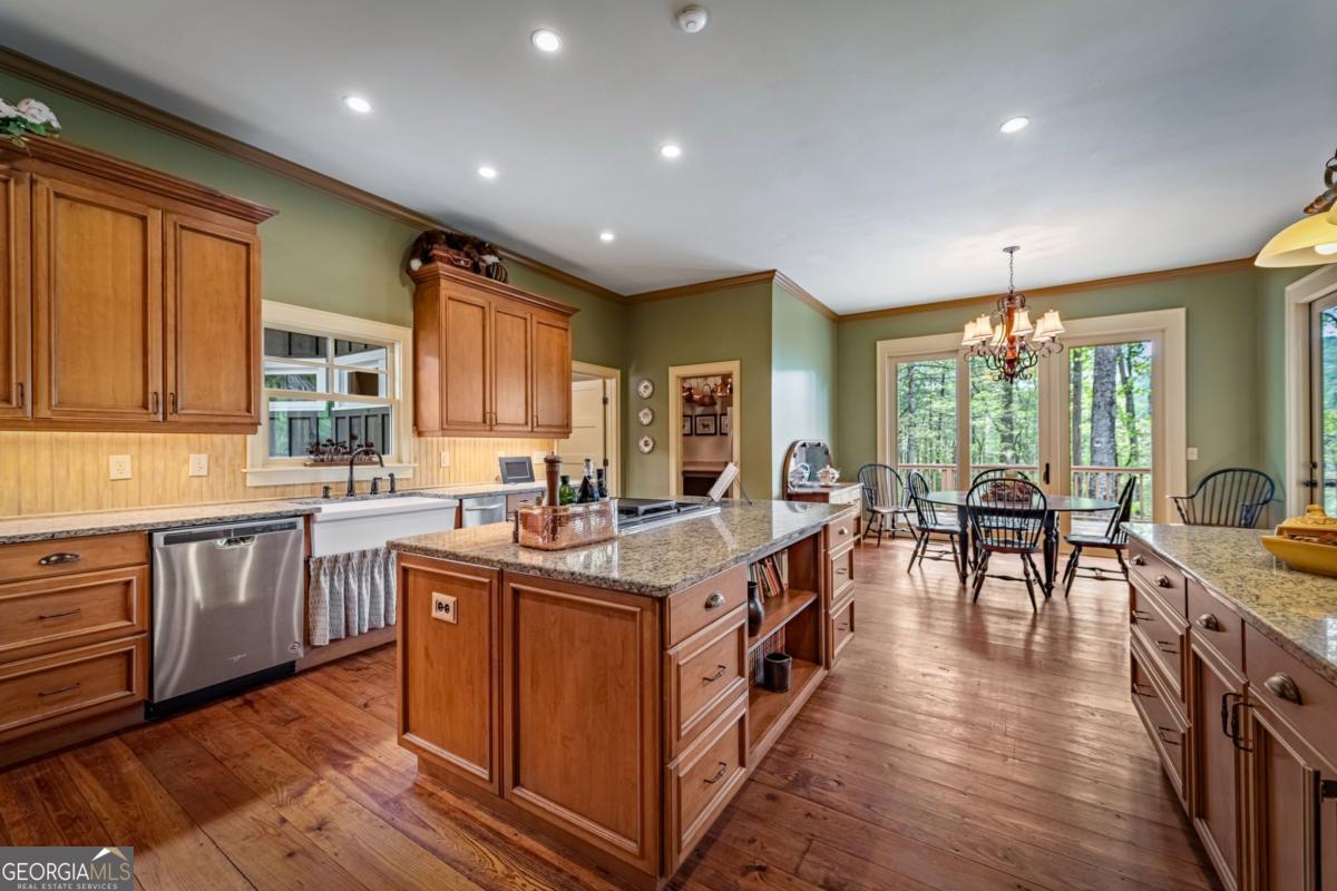 Ellijay, Georgia, 30536, United States, ,4 BathroomsBathrooms,Residential,Active,1806919