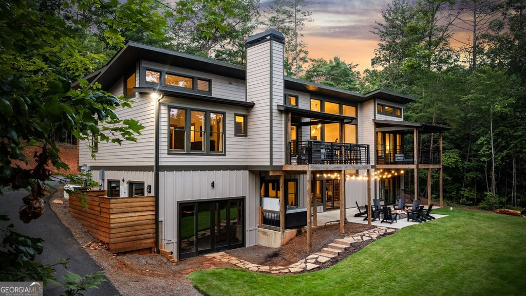 Ellijay, Georgia, 30540, United States, 5 Bedrooms Bedrooms, ,6 BathroomsBathrooms,Residential,Active,1919053