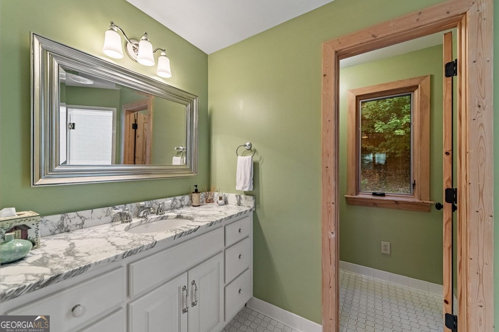 Morganton, Georgia, 30560, United States, 4 Bedrooms Bedrooms, ,5 BathroomsBathrooms,Residential,Active,1953363