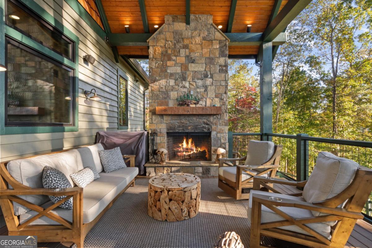 Ellijay, Georgia, 30536, United States, 3 Bedrooms Bedrooms, ,4 BathroomsBathrooms,Residential,Active,1968415