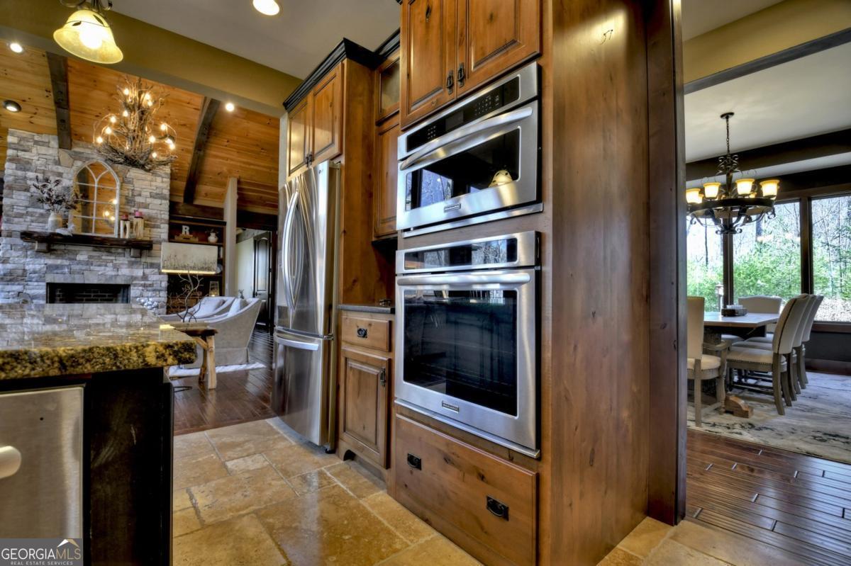 Ellijay, Georgia, 30536, United States, 5 Bedrooms Bedrooms, ,6 BathroomsBathrooms,Residential,Active,1953697