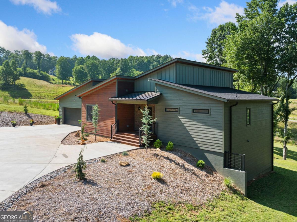 Morganton, Georgia, 30560, United States, 4 Bedrooms Bedrooms, ,4 BathroomsBathrooms,Residential,Active,1929674