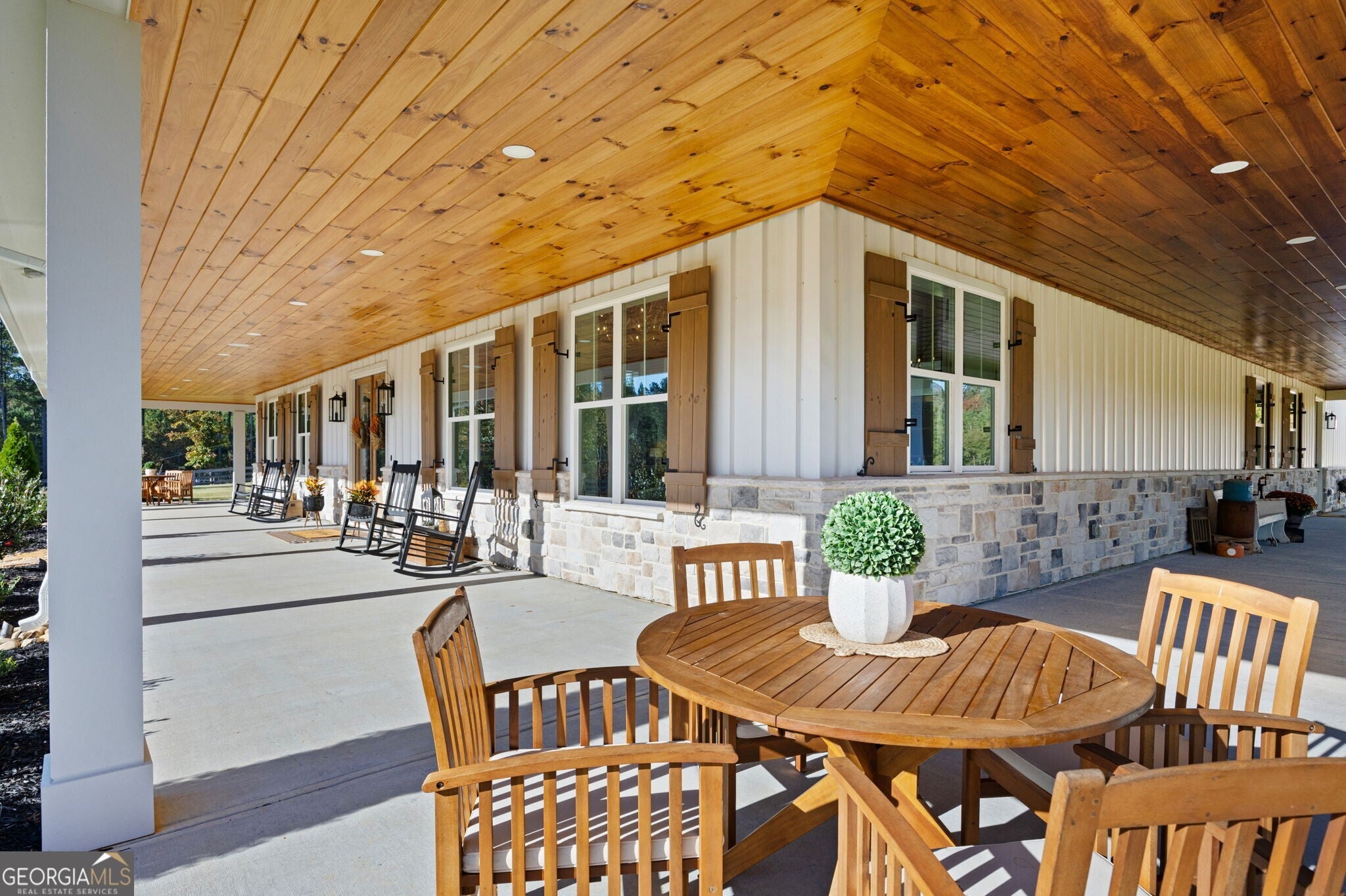 Rydal, Georgia, 30171, United States, 5 Bedrooms Bedrooms, ,5 BathroomsBathrooms,Residential,Active,1987251