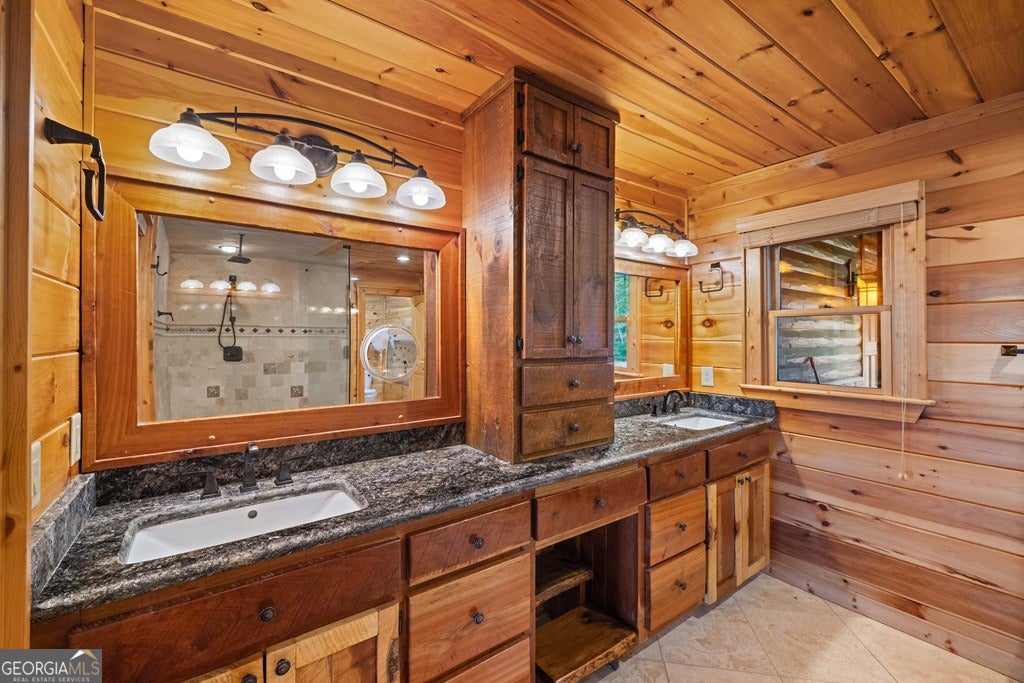 Mineral Bluff, Georgia, 30559, United States, 4 Bedrooms Bedrooms, ,5 BathroomsBathrooms,Residential,Active,2044577