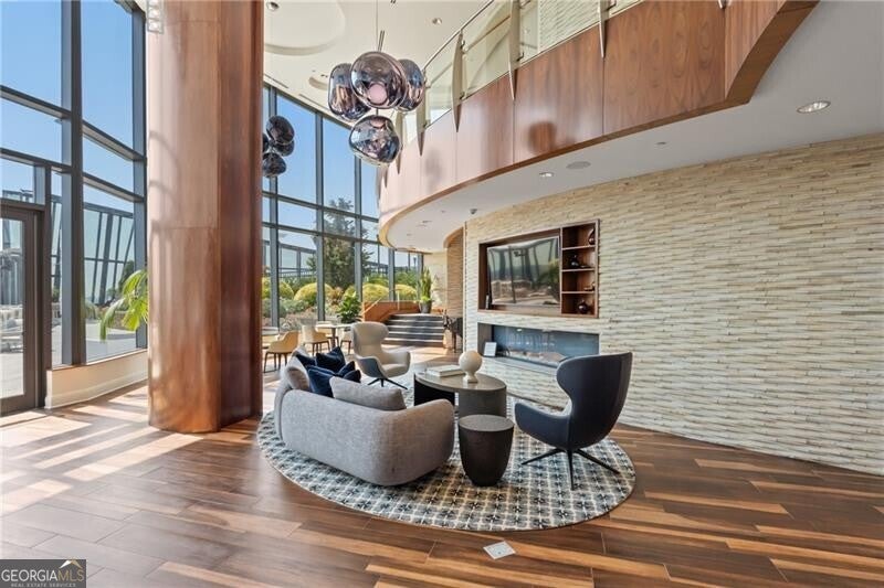 Atlanta, Georgia, 30326, United States, 2 Bedrooms Bedrooms, ,3 BathroomsBathrooms,Residential,Active,1945475