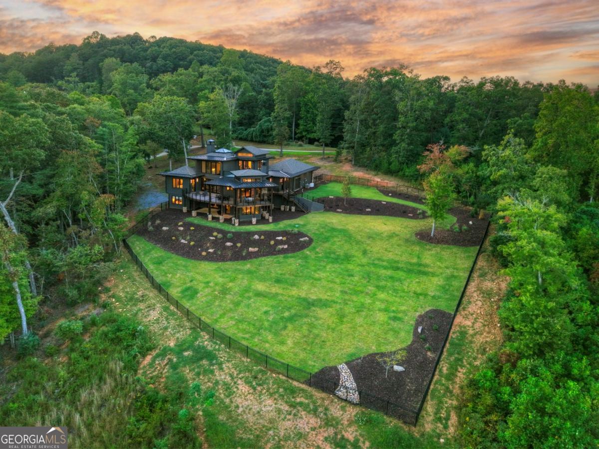 Blue Ridge, Georgia, 30513, United States, 5 Bedrooms Bedrooms, ,5 BathroomsBathrooms,Residential,Active,2003557