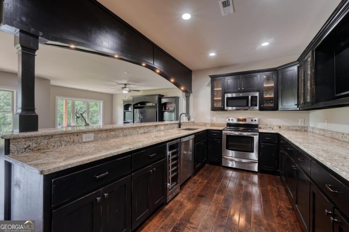 Blairsville, Georgia, 30512, United States, ,4 BathroomsBathrooms,Residential,Active,1852664