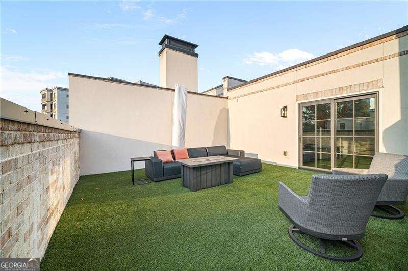 Atlanta, Georgia, 30319, United States, 3 Bedrooms Bedrooms, ,5 BathroomsBathrooms,Residential,Active,1996298