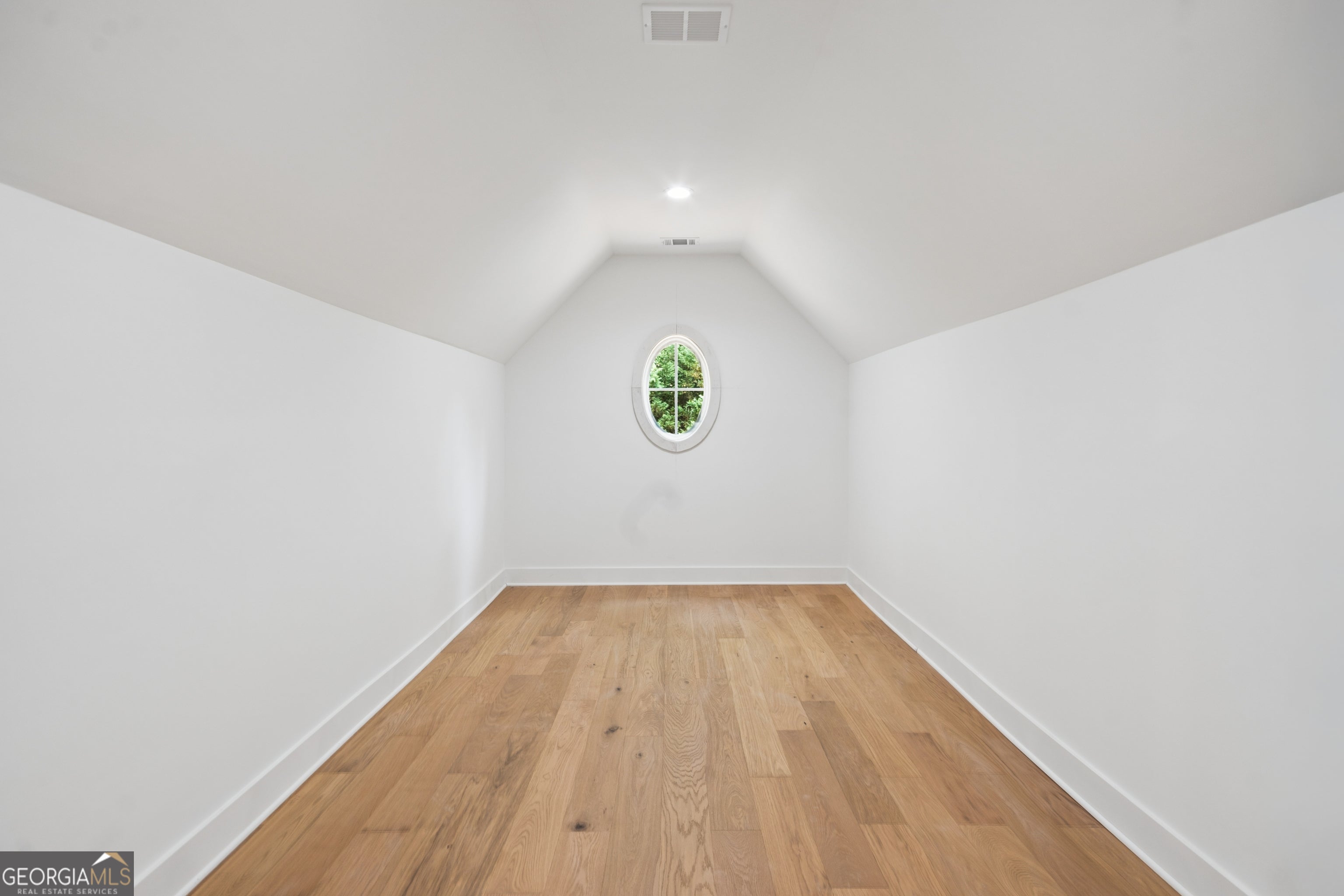 Alpharetta, Georgia, 30022, United States, 5 Bedrooms Bedrooms, ,4 BathroomsBathrooms,Residential,Active,2044146