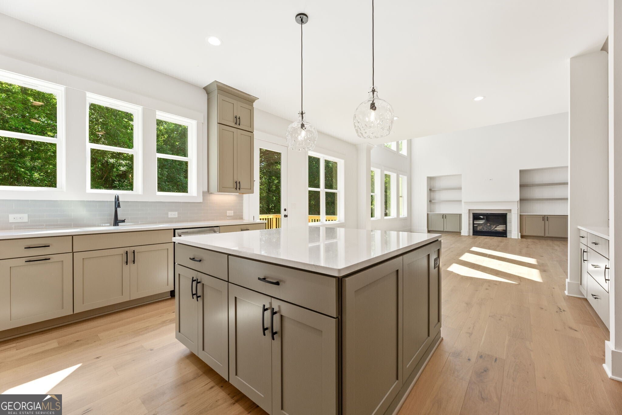 Gainesville, Georgia, 30506, United States, 4 Bedrooms Bedrooms, ,4 BathroomsBathrooms,Residential,Active,1927662
