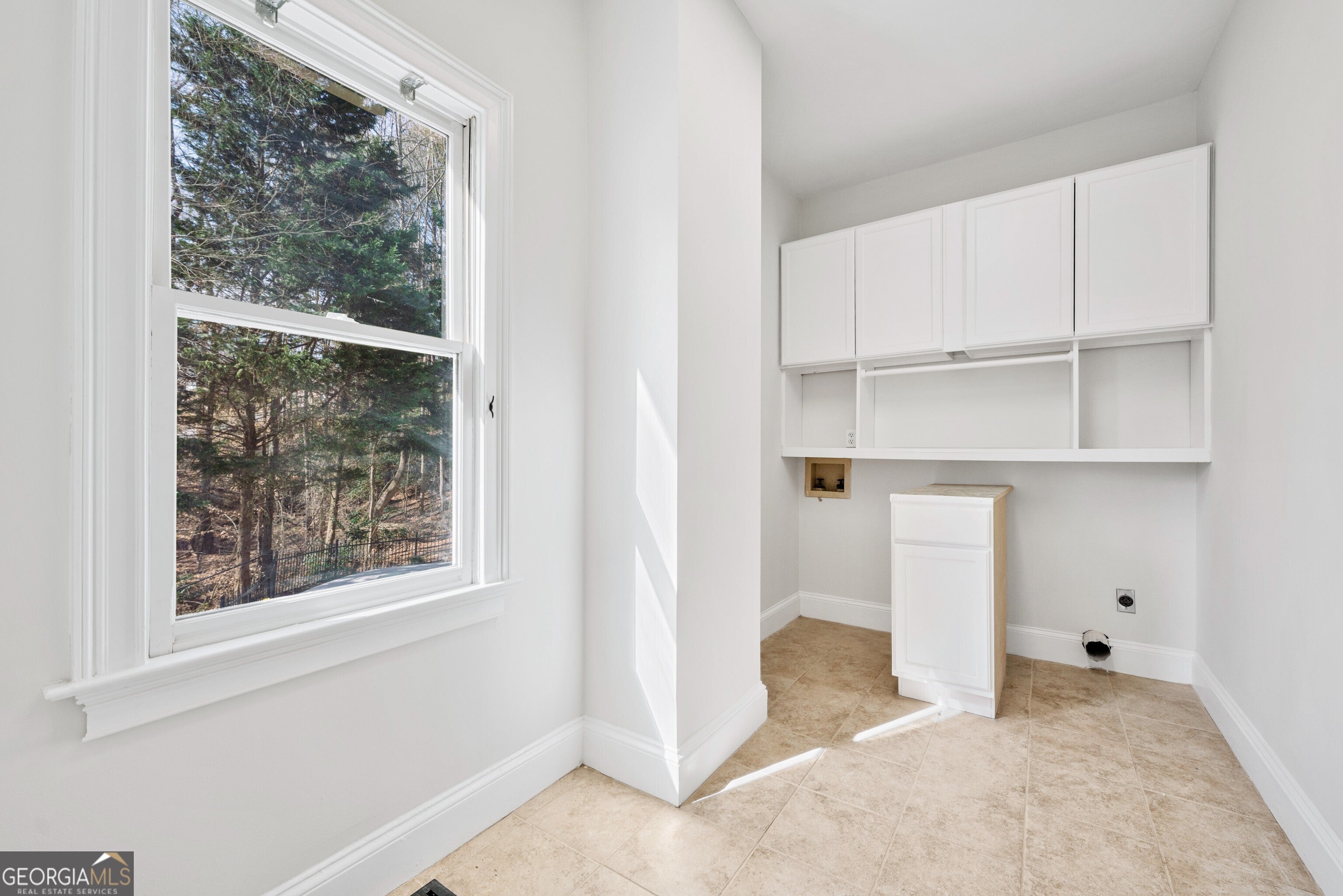 Flowery Branch, Georgia, 30542, United States, ,4 BathroomsBathrooms,Residential,Active,1773157